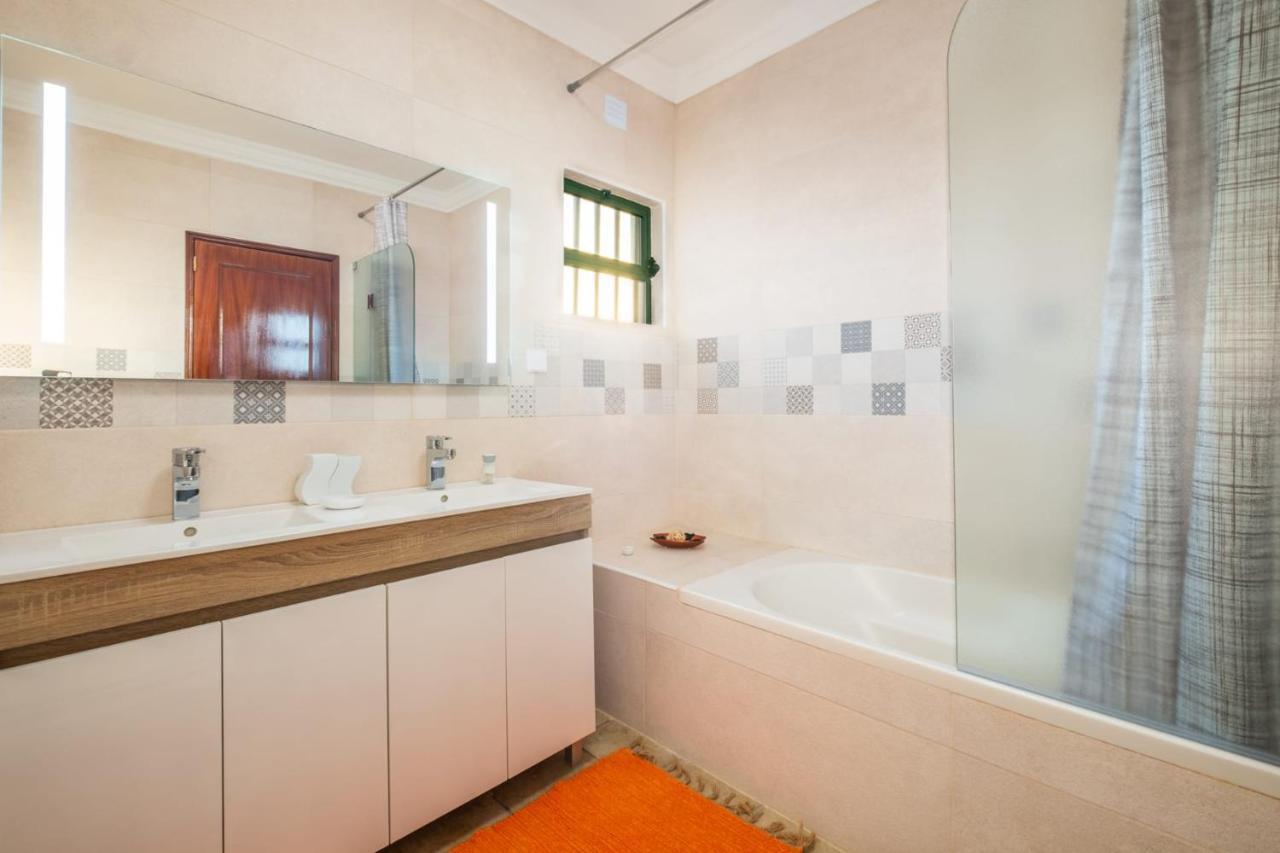 Villa Sequeira - Private Pool - Free Wifi - By Bedzy Albufeira Extérieur photo